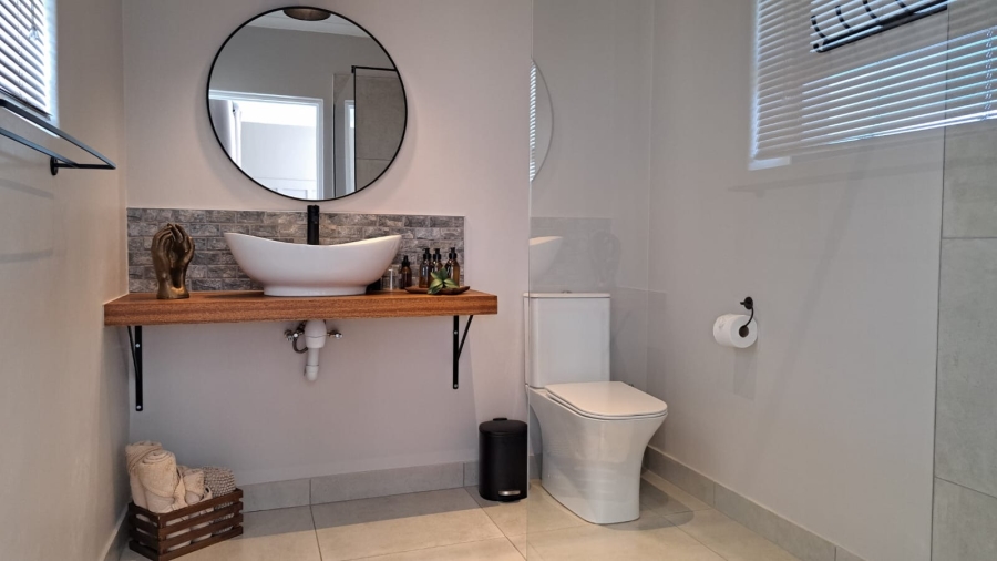 9 Bedroom Property for Sale in Westcliff Western Cape